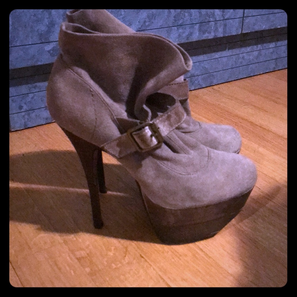 Old bakers 5 1/2 heel. Purchased 8 yrs ago.